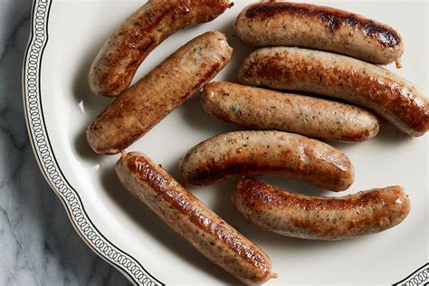 How does Chicken Apple Sausage Link (1125.8) fit into your Daily Goals - calories, carbs, nutrition