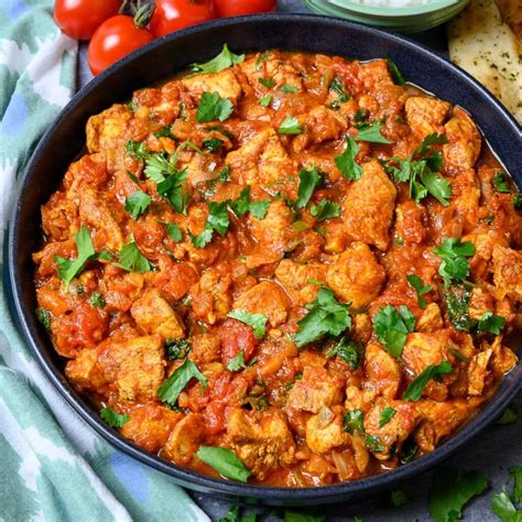 How does Chicken Bhuna Pizzetta fit into your Daily Goals - calories, carbs, nutrition