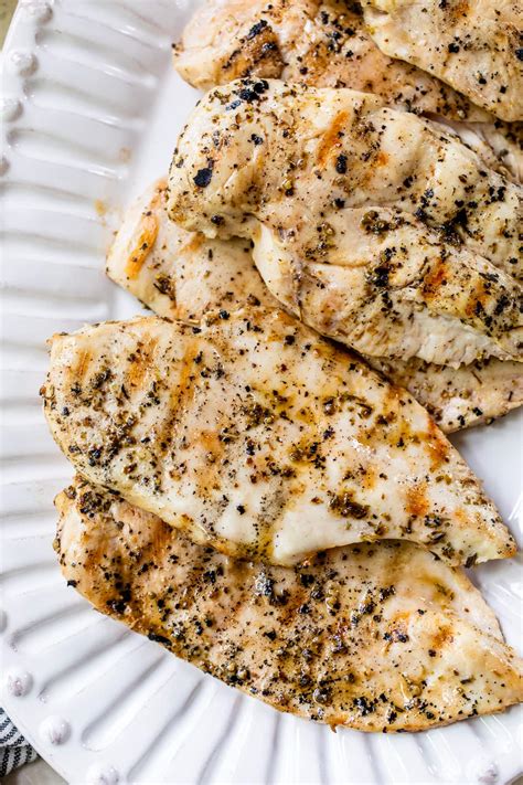 How does Chicken Breast Rndm Grilled Chipotle 3 oz CMP fit into your Daily Goals - calories, carbs, nutrition