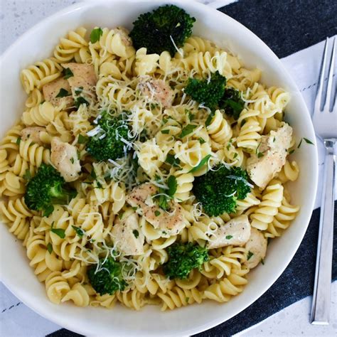How does Chicken Broccoli Scampi (9629.0) fit into your Daily Goals - calories, carbs, nutrition