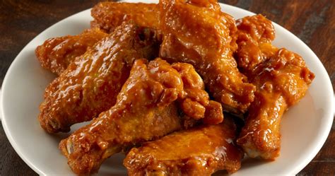 How does Chicken Buffalo Wings (Bison) fit into your Daily Goals - calories, carbs, nutrition