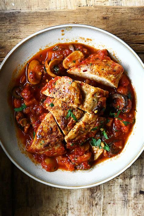 How does Chicken Cacciatore (Bostwick) fit into your Daily Goals - calories, carbs, nutrition