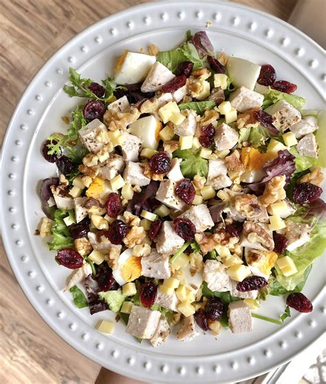 How does Chicken Cranberry Walnut Salad fit into your Daily Goals - calories, carbs, nutrition