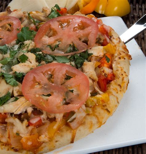 How does Chicken Fajita Pizza fit into your Daily Goals - calories, carbs, nutrition