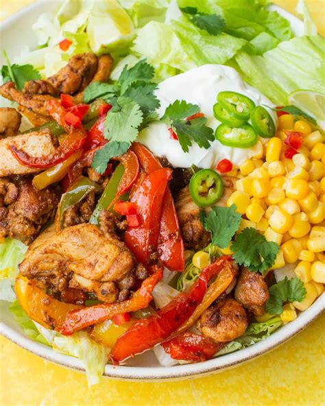 How does Chicken Fajita Salad Plate, Ranch Dressing fit into your Daily Goals - calories, carbs, nutrition