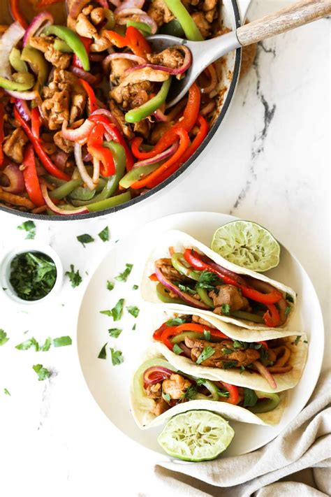 How does Chicken Fajitas with sour cream and salsa fit into your Daily Goals - calories, carbs, nutrition