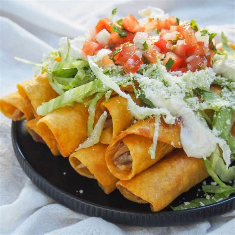 How does Chicken Flautas fit into your Daily Goals - calories, carbs, nutrition