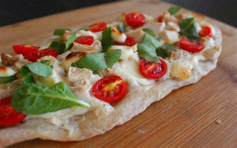 How does Chicken Florentine Flatbread Za fit into your Daily Goals - calories, carbs, nutrition