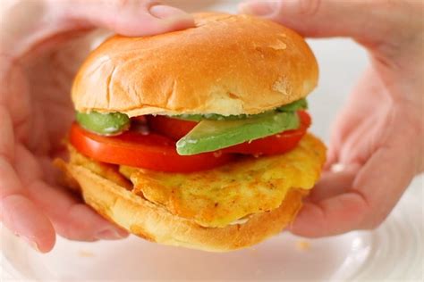 How does Chicken Fritter Sandwich fit into your Daily Goals - calories, carbs, nutrition