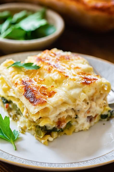 How does Chicken Lasgna fit into your Daily Goals - calories, carbs, nutrition