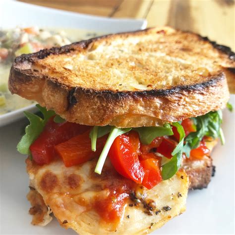 How does Chicken Parmesan Sandwich fit into your Daily Goals - calories, carbs, nutrition