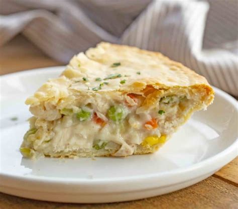 How does Chicken Pot Pie, Flaky Crust fit into your Daily Goals - calories, carbs, nutrition