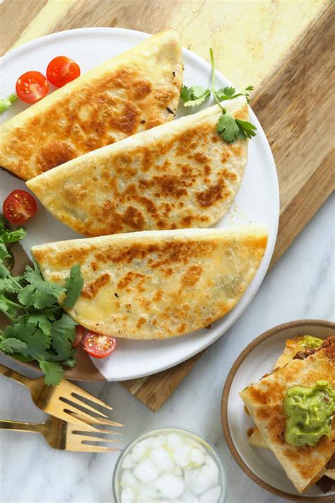 How does Chicken Quesadillas Prep fit into your Daily Goals - calories, carbs, nutrition