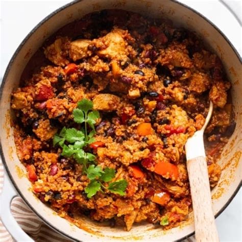 How does Chicken Quinoa Chili Bowl fit into your Daily Goals - calories, carbs, nutrition