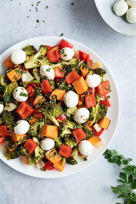 How does Chicken Roasted Vegetable Salad fit into your Daily Goals - calories, carbs, nutrition