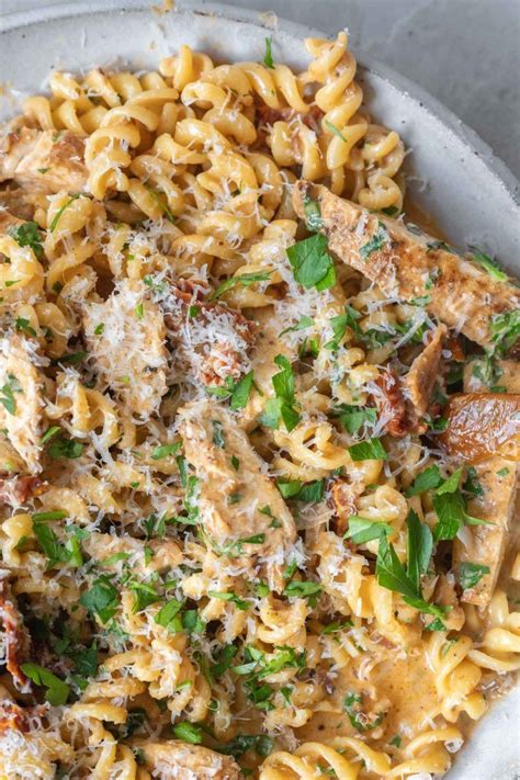 How does Chicken Rotini fit into your Daily Goals - calories, carbs, nutrition