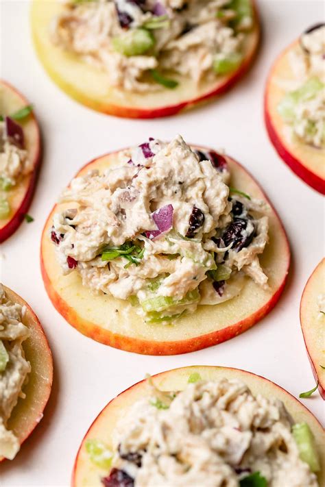 How does Chicken Salad Club withApple Slices fit into your Daily Goals - calories, carbs, nutrition