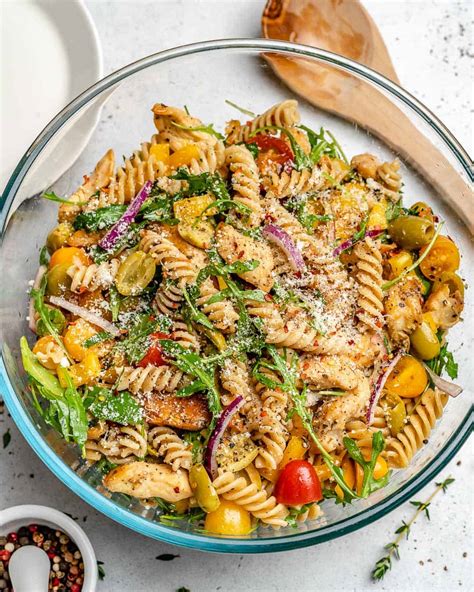 How does Chicken Salad Club withPasta Salad fit into your Daily Goals - calories, carbs, nutrition