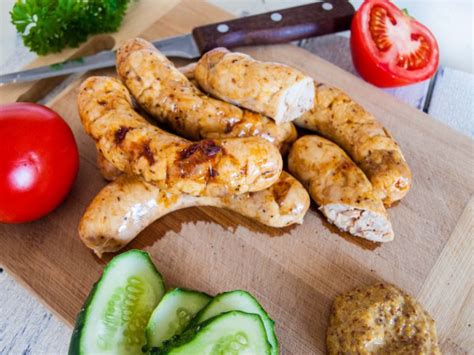 How does Chicken Sausage fit into your Daily Goals - calories, carbs, nutrition