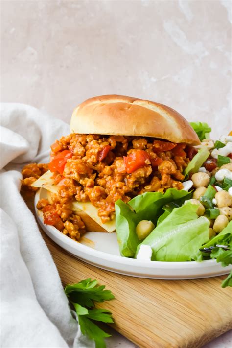 How does Chicken Sloppy Joe Filling fit into your Daily Goals - calories, carbs, nutrition