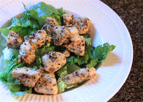 How does Chicken Spiedie Salad fit into your Daily Goals - calories, carbs, nutrition