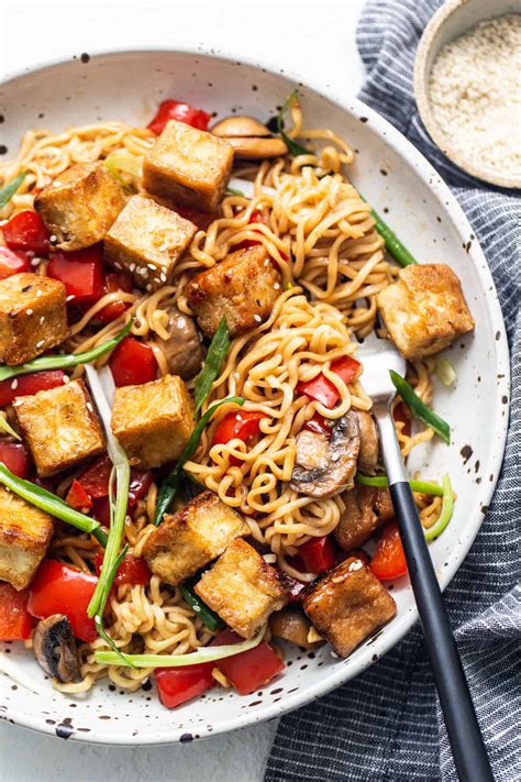 How does Chicken Tofu and Mushroom Stir Fry fit into your Daily Goals - calories, carbs, nutrition