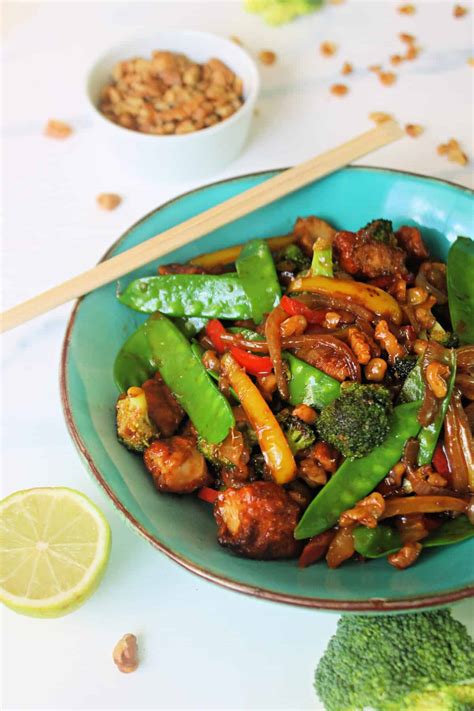 How does Chicken Walnut Stir Fry fit into your Daily Goals - calories, carbs, nutrition