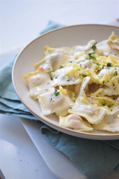 How does Chicken and Four Cheese Ravioli fit into your Daily Goals - calories, carbs, nutrition