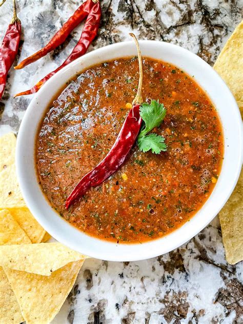 How does Chile de Arbol Salsa fit into your Daily Goals - calories, carbs, nutrition