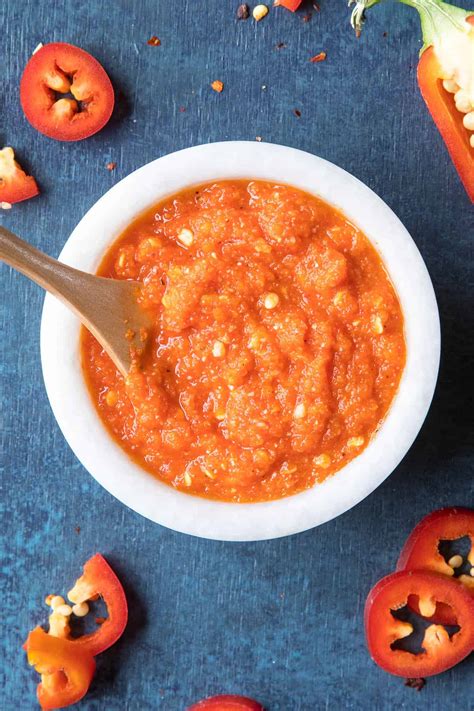 How does Chili Garlic Sauce fit into your Daily Goals - calories, carbs, nutrition