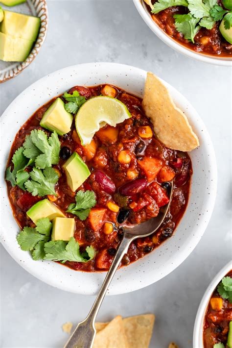 How does Chili Southwest Vegetarian fit into your Daily Goals - calories, carbs, nutrition