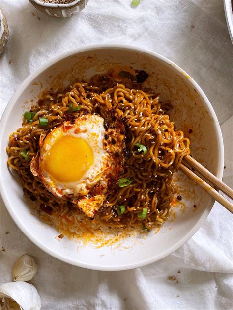 How does Chilli Infused Egg Noodles fit into your Daily Goals - calories, carbs, nutrition