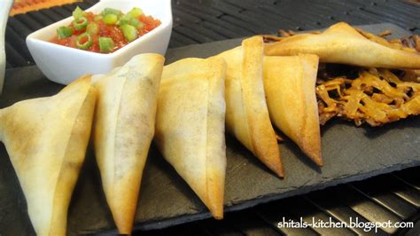 How does Chipotle Cherry Samosa fit into your Daily Goals - calories, carbs, nutrition