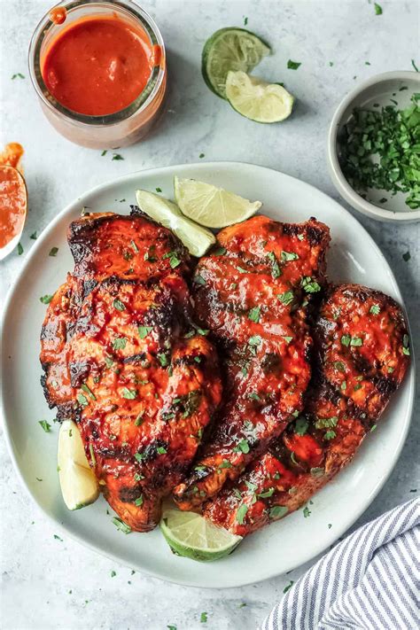 How does Chipotle Chicken Breast - Your Health, Your Way fit into your Daily Goals - calories, carbs, nutrition