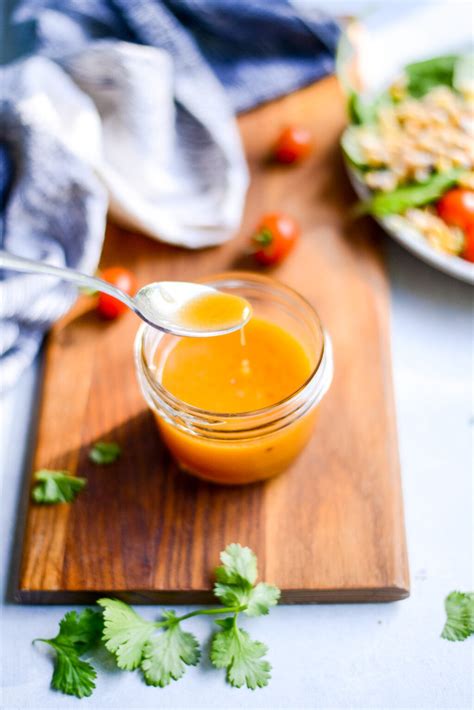 How does Chipotle Honey Vinaigrette fit into your Daily Goals - calories, carbs, nutrition