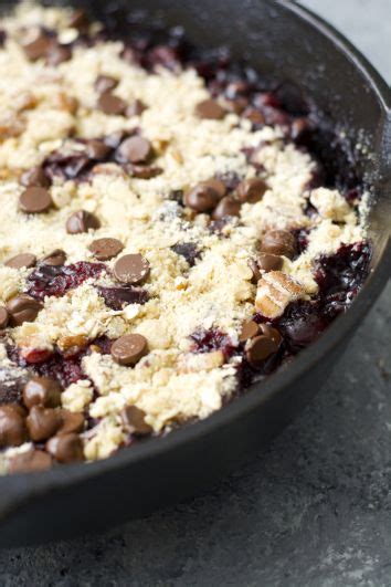 How does Chocolate Cherry Crunch Oatmeal fit into your Daily Goals - calories, carbs, nutrition