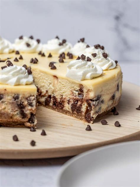 How does Chocolate Chip Cheesecake Round fit into your Daily Goals - calories, carbs, nutrition
