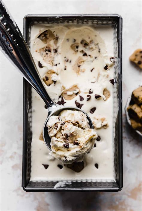 How does Chocolate Chip Cookie Dough Ice Cream fit into your Daily Goals - calories, carbs, nutrition