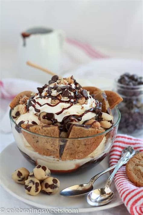 How does Chocolate Chip Cookie Dough Sundae fit into your Daily Goals - calories, carbs, nutrition