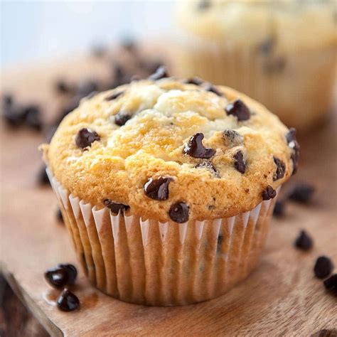 How does Chocolate Chip Muffin (2) fit into your Daily Goals - calories, carbs, nutrition