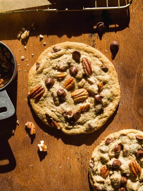 How does Chocolate Chip Pecan Cookies fit into your Daily Goals - calories, carbs, nutrition