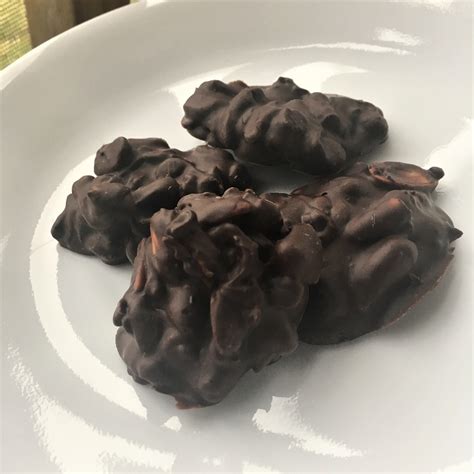 How does Chocolate Clusters fit into your Daily Goals - calories, carbs, nutrition