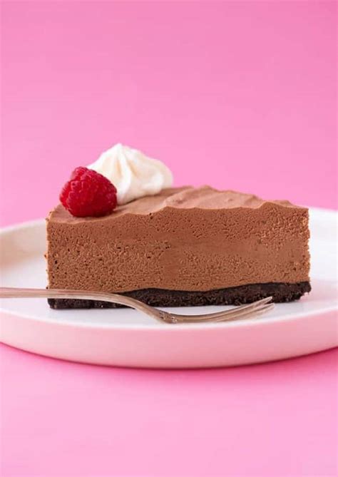 How does Chocolate Mousse Cake fit into your Daily Goals - calories, carbs, nutrition