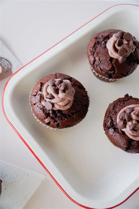 How does Chocolate Mousse Muffin fit into your Daily Goals - calories, carbs, nutrition