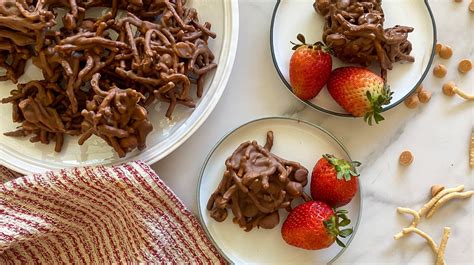 How does Chocolate Peanut Butter Haystacks fit into your Daily Goals - calories, carbs, nutrition