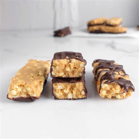 How does Chocolate Peanut Butter Protein Bar fit into your Daily Goals - calories, carbs, nutrition