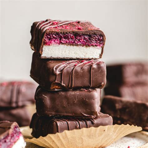 How does Chocolate Raspberry Bar fit into your Daily Goals - calories, carbs, nutrition