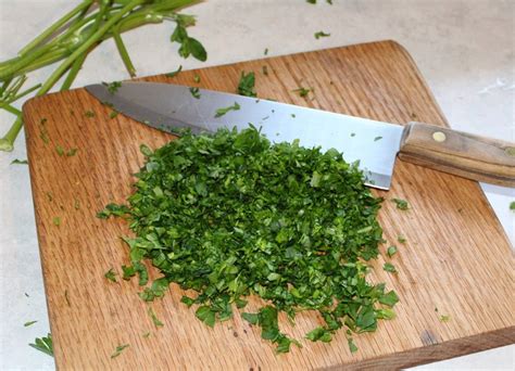 How does Chopped Fresh Parsley fit into your Daily Goals - calories, carbs, nutrition