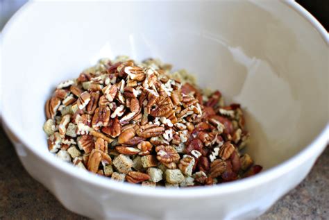 How does Chopped Pecans fit into your Daily Goals - calories, carbs, nutrition