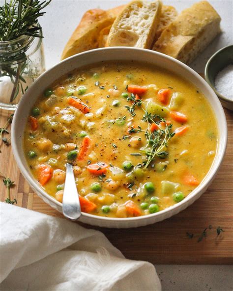 How does Chunky Cream of Vegetable Soup fit into your Daily Goals - calories, carbs, nutrition